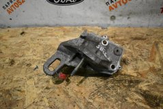 Кронштейн двигателя правый Ford Fiesta MK5 2002 - 2008 FXJA Кронштейн двигателя правый Ford Fiesta MK5 2002 - 2008 FXJA