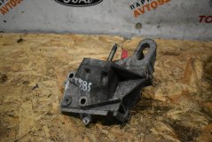 Кронштейн двигателя правый Ford Fiesta MK5 2002 - 2008 FXJA Кронштейн двигателя правый Ford Fiesta MK5 2002 - 2008 FXJA