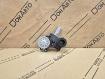 Мотор стеклоподъемника левый передний Toyota Rav4 50