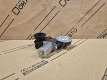 Мотор стеклоподъемника левый передний Toyota Rav4 50