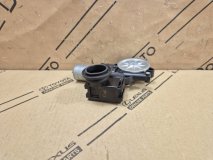 Мотор стеклоподъемника правый задний Toyota Rav4 50