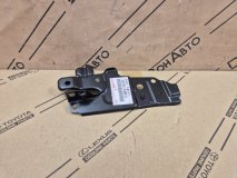 Кронштейн передней панели правый Lexus RX 4 Кронштейн передней панели правый Lexus RX 4