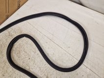 Уплотнитель крышки багажника Lexus RX 4