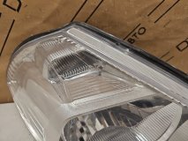 Фара правая Nissan Tiida C11
