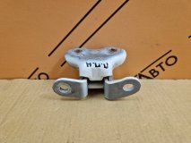 Петля двери правая передняя Toyota Rav4 40