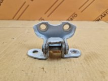 Петля двери правая передняя Toyota Rav4 40