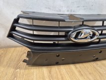 Решетка радиатора Лада Vesta 1