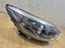 Фара правая передняя Renault Kaptur 1