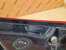 Фонарь правый Toyota Camry V70