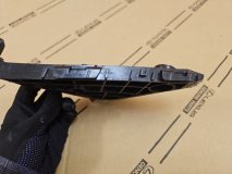 Кронштейн бампера правый передний Toyota Camry V55