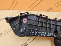 Кронштейн бампера правый передний Toyota Rav4 40