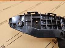 Кронштейн бампера правый передний Toyota Rav4 50