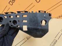 Кронштейн бампера правый передний Toyota Land Cruiser Prado 150