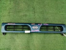 Решетка радиатора передняя NISSAN Mistral R20 1994