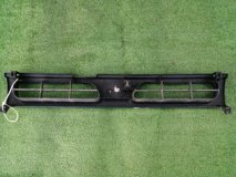 Решетка радиатора передняя NISSAN Mistral R20 1994