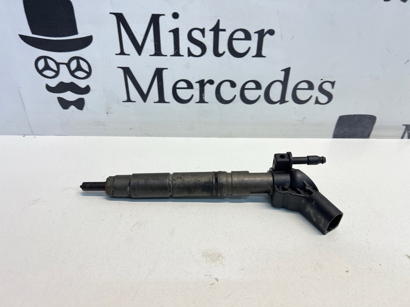 Форсунка топливная OM642 Mercedes-Benz S-Class W221 W 221 REST OM642.862 2013 (б/у)