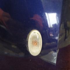 Запчасть поворотник Mazda Demio 2004