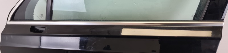 Накладка стекла двери передняя левая Q7 2015- 4M