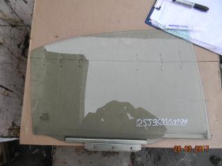 Стекло двери заднее правое Toyota Avensis 2 2003-2008