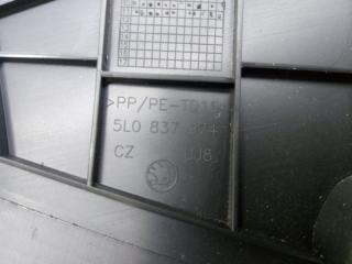 Крышка зеркала внутренняя передняя правая Yeti 2011 Универсал 1.8 CDA