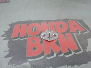 Запчасть петля замка двери Honda StepWGN 2000