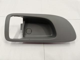 Накладка ручки внутренней передняя правая Mazda Axela BK3P GJ6A58303B контрактная