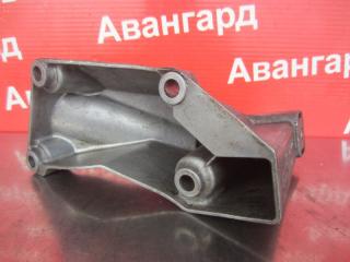 Кронштейн Passat 1999 B5 ARM