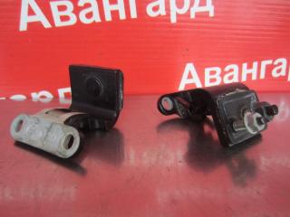 Кронштейн крышки багажника задний Volkswagen Passat 1999 B5 ARM 3B9827301D Б/У