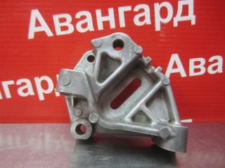 Кронштейн Mitsubishi Diamante 1996 F31A 6G73 Б/У