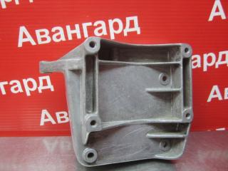 Кронштейн компрессора кондиционера Audi 80 1991 050260885B Б/У