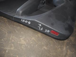 Запчасть обшивка двери передней левой Audi Q5 2009