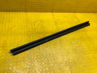 Уплотнитель опускного стекла левый передний Renault Arkana 2021 H4ME441P018446