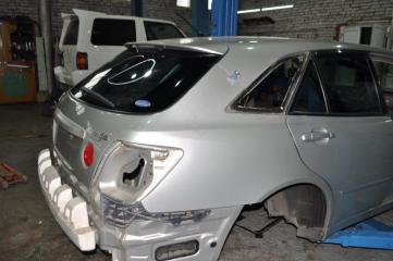 Крыло заднее правое Toyota Altezza Gita 2003 GXE10 1GFE 61601-53050 контрактная