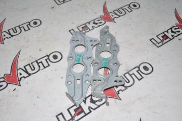 Крепление магнитолы (парой) Toyota Altezza 2000 GXE10 1GFE 86212-53011 контрактная