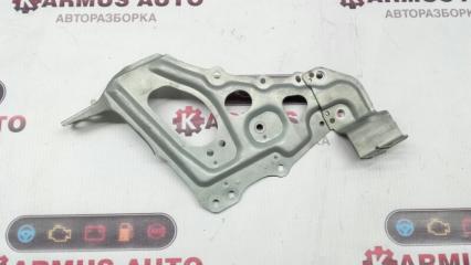 Крепление магнитофона левое Toyota Crown LS151H 1GFE 86212-30190 контрактная