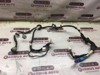 Коса двери передняя правая Toyota RAV4 SXA16 3SFE 8215142290 контрактная