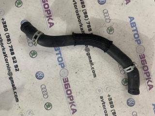 Патрубок XC60 2013 года T6 3.0L Патрубок XC60 2013 года T6 3.0L