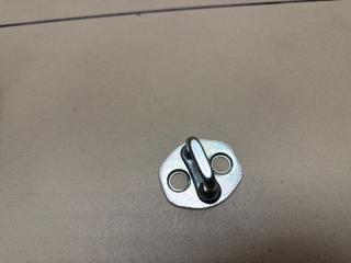 Ответная часть замка двери KIA K5 3 поколение 2022 G4NA 2