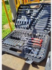 Набор инструментов 150 предметов в защитном кейсе для ремонта автомобиля