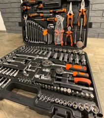 Запчасть набор инструментов 142 предмета в защитном кейсе для ремонта автомобиля / подарок на праздник мужчине мужу