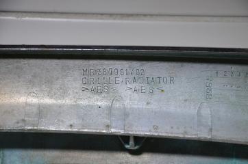 Решетка радиатора Pajero/Montero 2000+ 3