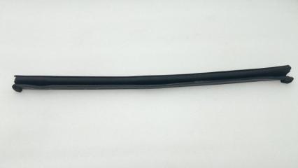 Уплотнитель стекла двери правый передний Ford Mondeo 5 2017 2.5 S7CB Уплотнитель стекла двери правый передний Ford Mondeo 5 2017 2.5 S7CB