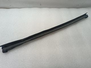 Уплотнитель стекла двери правый задний Ford Mondeo CD391 2015 S7CB Уплотнитель стекла двери правый задний Ford Mondeo CD391 2015 S7CB