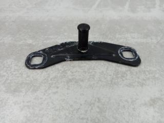 Запчасть ответка замка багажника Audi A6 2002 C5 3.0 4B5827507A контрактная Ответка замка багажника Audi A6 2002 C5 3.0 4B5827507A контрактная