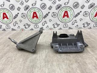 Кронштейн опоры мкпп Nissan Note E11 2011 (1.4) CR14DE