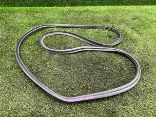 Уплотнитель Двери Багажника задний Toyota Estima ACR40 2002 2AZFE Уплотнитель Двери Багажника задний Toyota Estima ACR40 2002 2AZFE