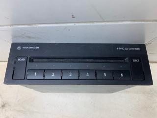 CD changer Volkswagen golf 5 2005