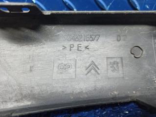 Накладка бампера передняя правая Citroen C4