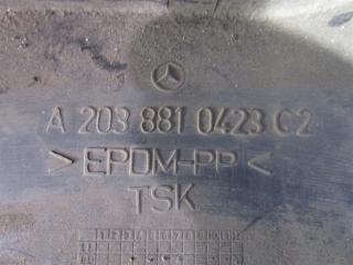 Подкрылок передний правый Mercedes-Benz C W203 / W203.046 M271E18