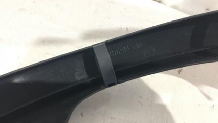 Накладка кронштейна крышки багажника C180 W204 Накладка кронштейна крышки багажника C180 W204